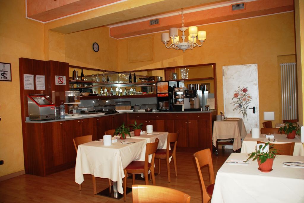 Hotel Boston Milánó Kültér fotó