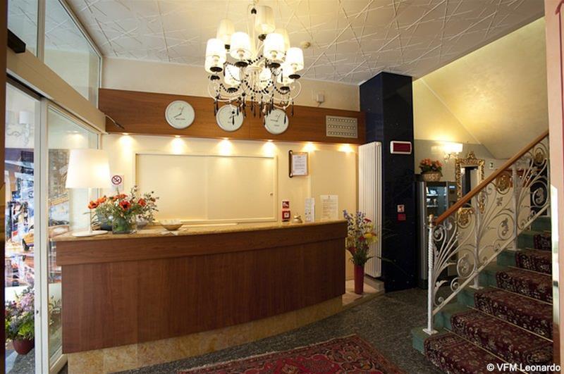 Hotel Boston Milánó Beltér fotó