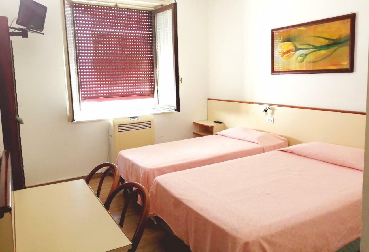 Hotel Boston Milánó Kültér fotó